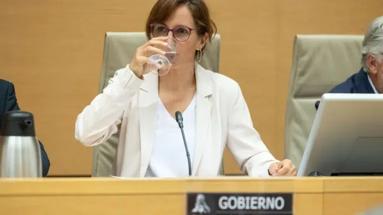 La ministra de Sanidad, Mónica García, en una comparecencia reciente. Europa Press